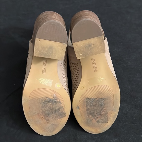 Vince Camuto, peep toe bootie, size 7 - Picture 4 of 6